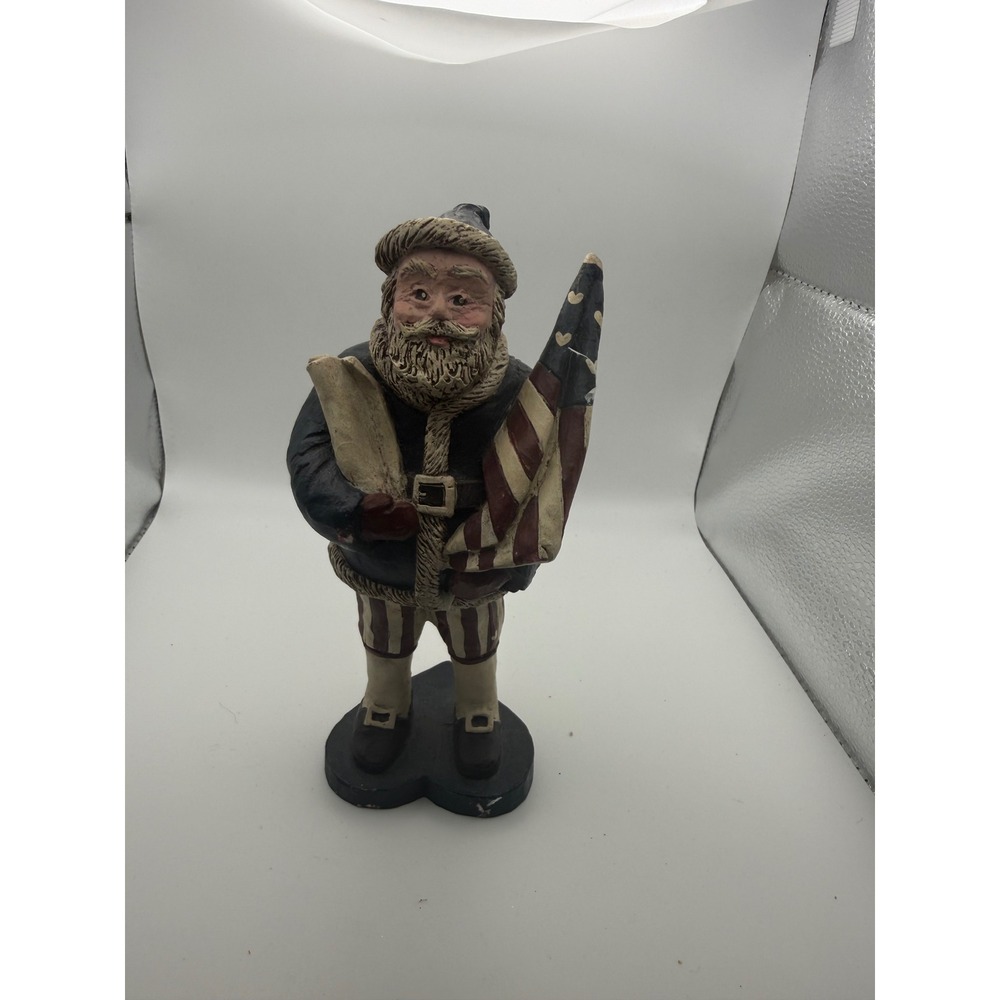 Sarahs Attic Americana Santa Figurine Patriotic American Flag Heart Base 1487